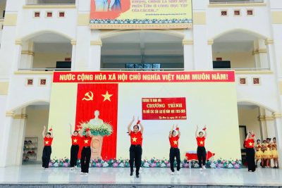 Chương trình “Ra mắt các Câu lạc bộ – Năm học 2025 – 2026 ” và Trao thưởng cuộc thi tiếng Anh “Thắp sáng tiềm năng của bạn”
