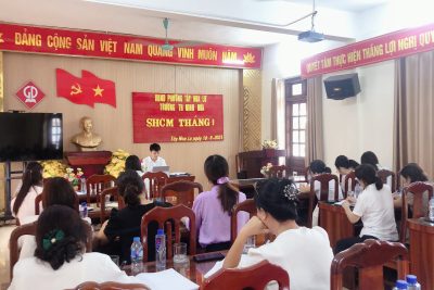 Trường Tiểu học Ninh Hòa tổ chức sinh hoạt chuyên môn tháng 9