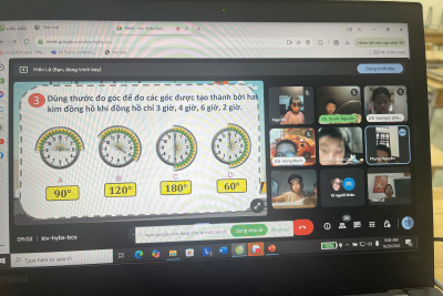 Trường tiểu học Ninh Hoà sẵn sàng thay đổi hình thức dạy học từ trực tiếp sang trực tuyến để không bị gián đoạn chương trình do ảnh hưởng của cơn bão số 10 Bualoi ngày 29/9/2025.