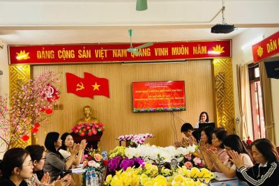 Trường Tiểu học Ninh Hoà đã tổ chức sinh hoạt chuyên môn liên trường môn Tin học